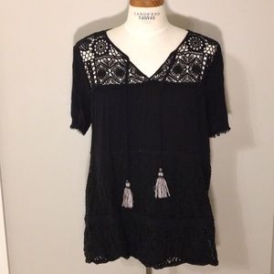 Crochet and lace inset short sleeve top
